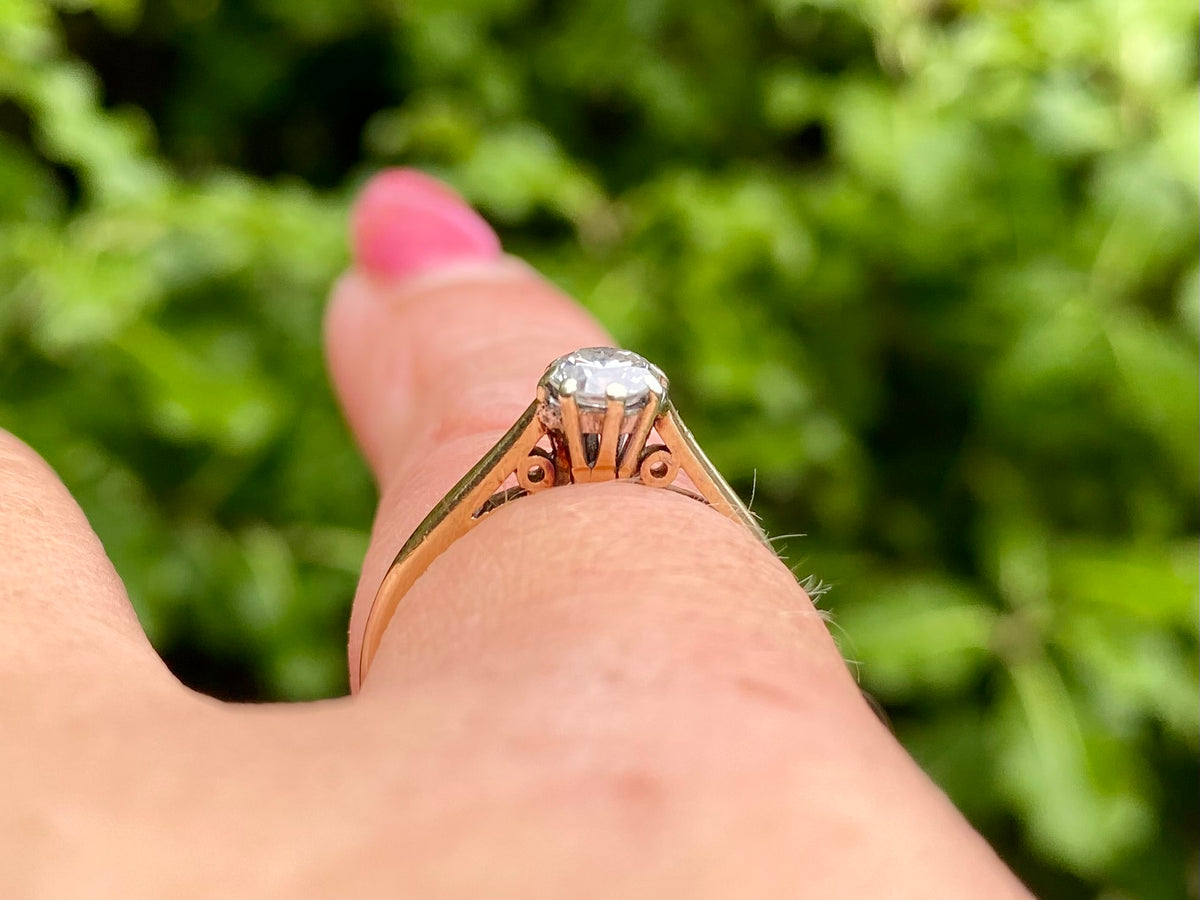 Vintage 9ct Gold Diamond Solitaire Ring