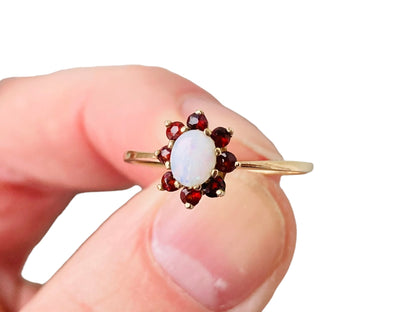 Vintage 9ct Gold Opal & Garnet Ring