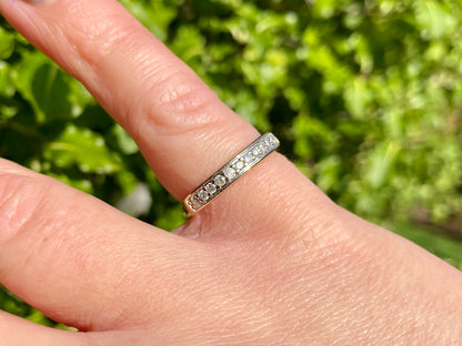 9ct Gold Eleven-Stone 0.25ct Diamond Ring