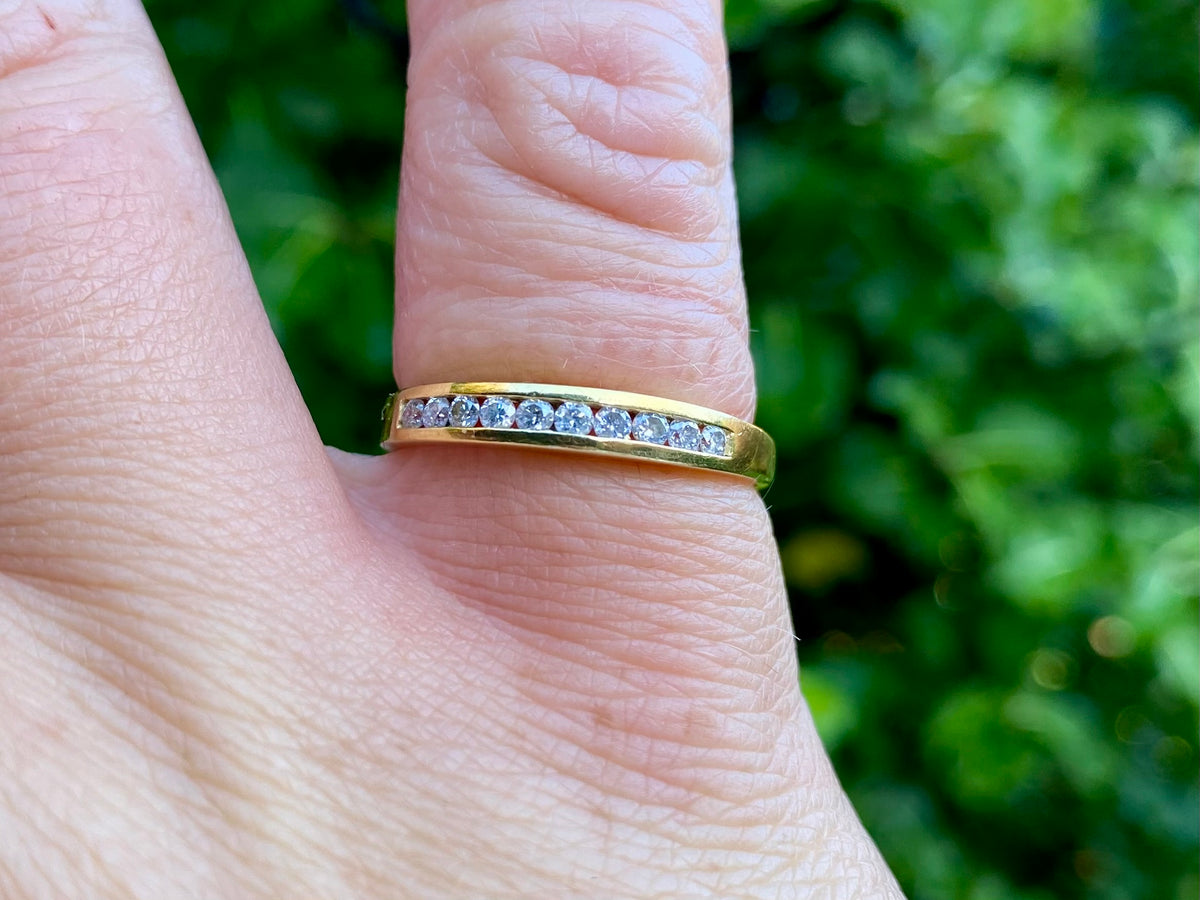 18ct Gold Ten-Stone Diamond Ring