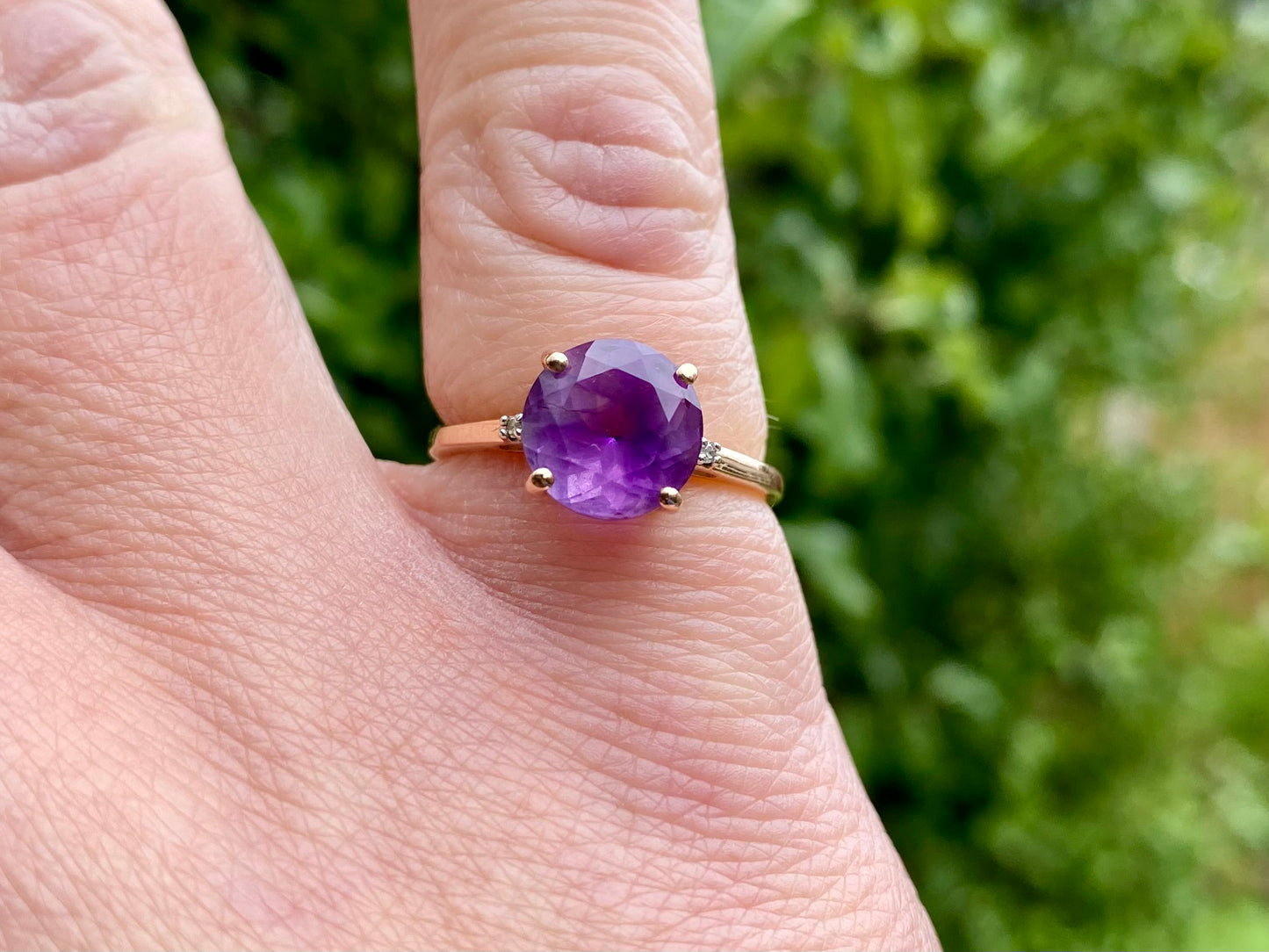 9ct Gold Amethyst & Diamond Ring