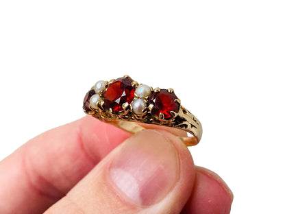 Vintage 9ct Gold Garnet & Pearl Ring