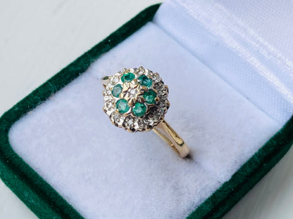 Vintage 9ct Gold Emerald & Diamond Ring