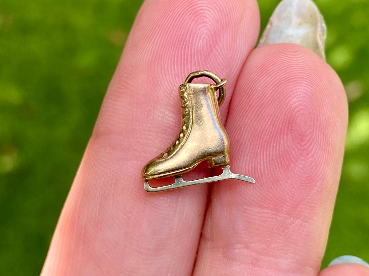 Vintage 9ct Gold Ice Skate Pendant
