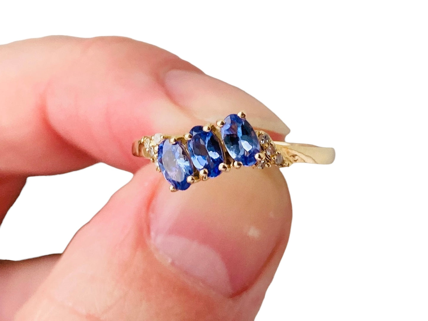 9ct Gold Tanzanite & Diamond Ring