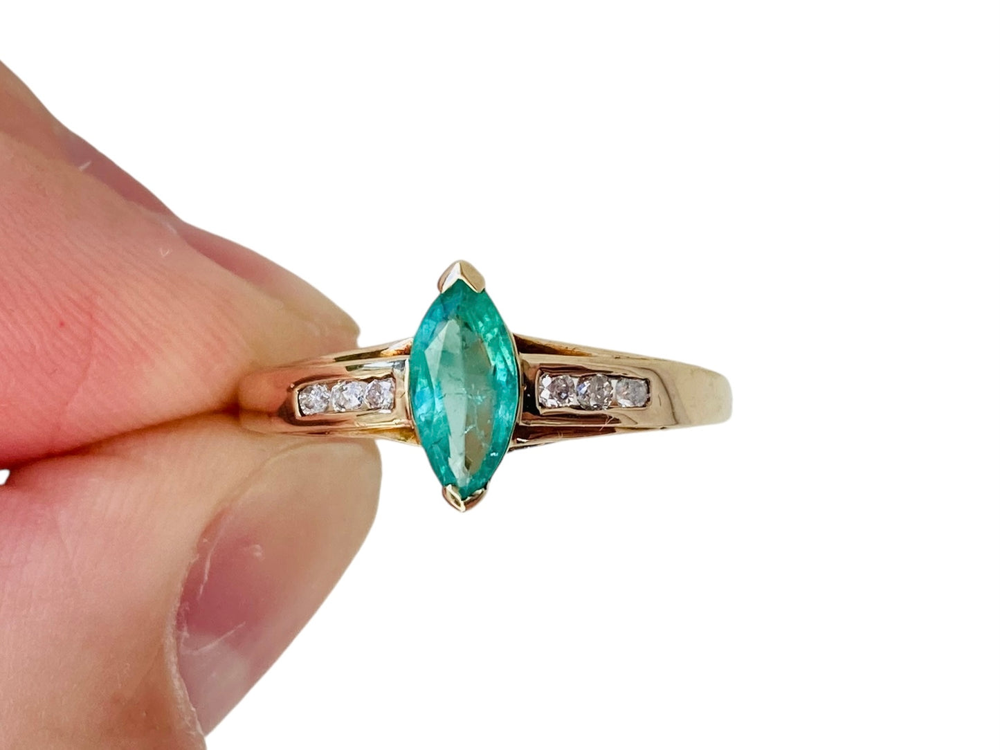 9ct Gold Emerald & Diamond Ring