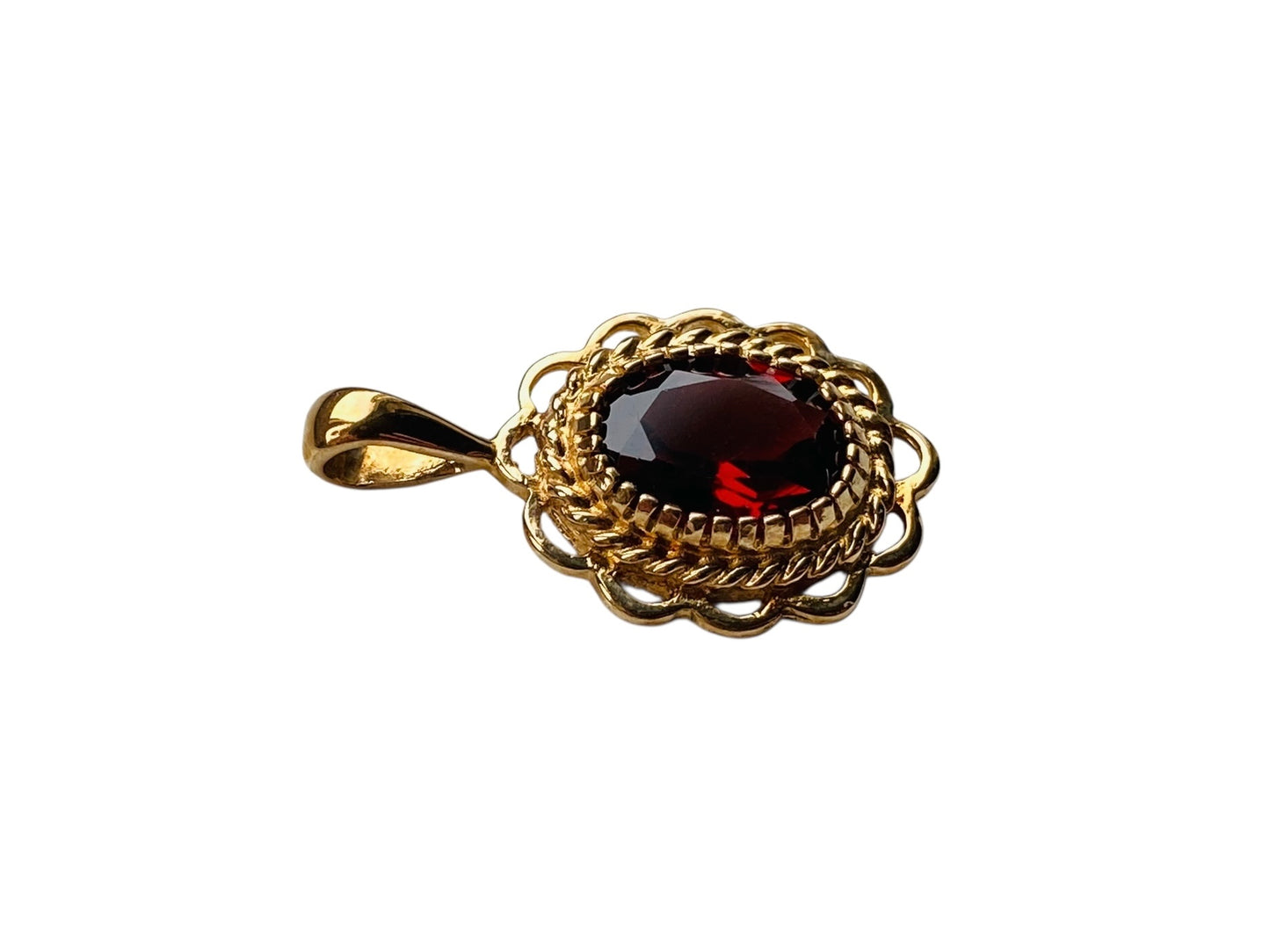 9ct Gold Garnet Pendant