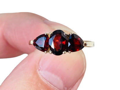 9ct Gold Garnet Ring