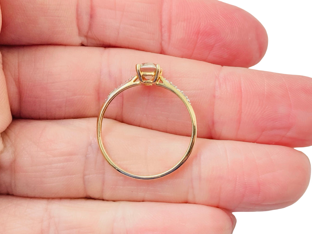 9ct Gold Green Sapphire & Diamond Ring