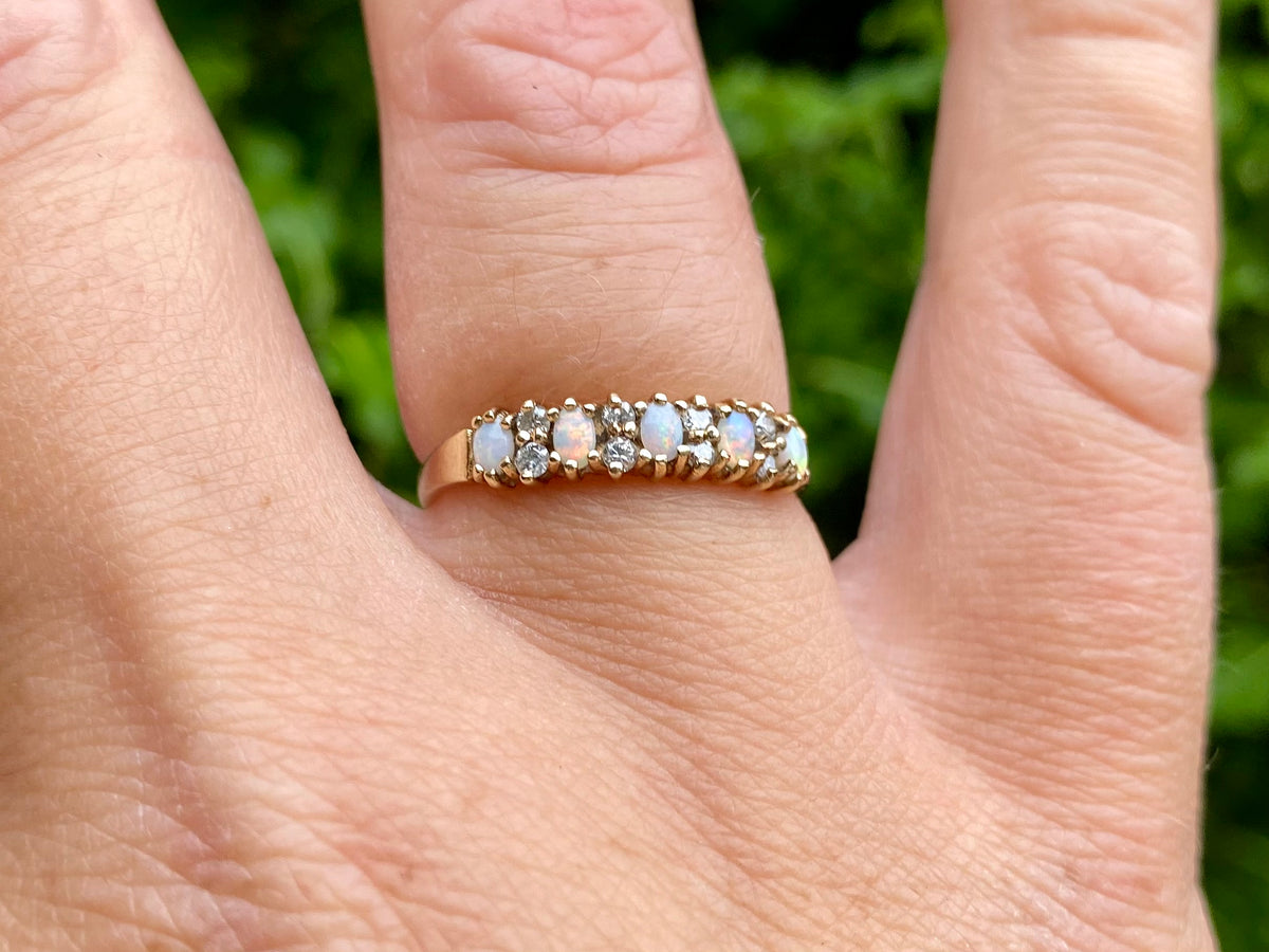 Vintage 9ct Gold Opal & Diamond Ring