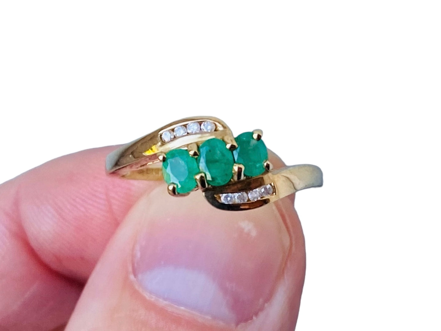 9ct Gold Emerald & Diamond Ring