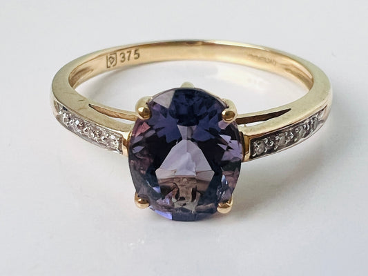9ct Gold Iolite & Diamond Ring
