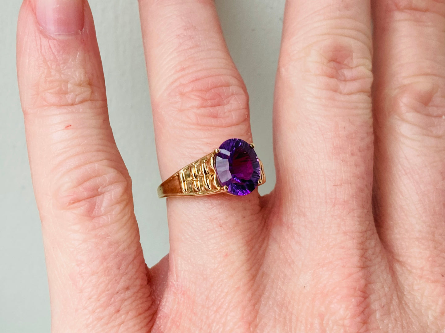 9ct Gold Amethyst Ring