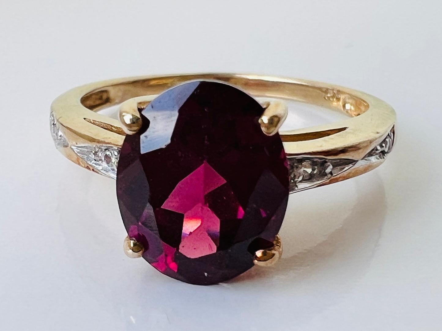 9ct Gold Rhodolite Garnet Ring