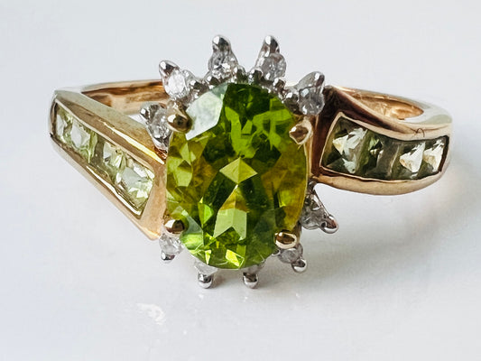 9ct Gold Peridot & Diamond Ring
