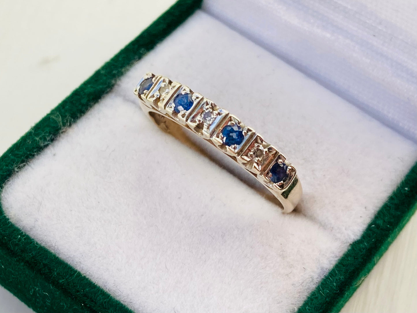 Vintage 9ct Gold Sapphire & Diamond Ring