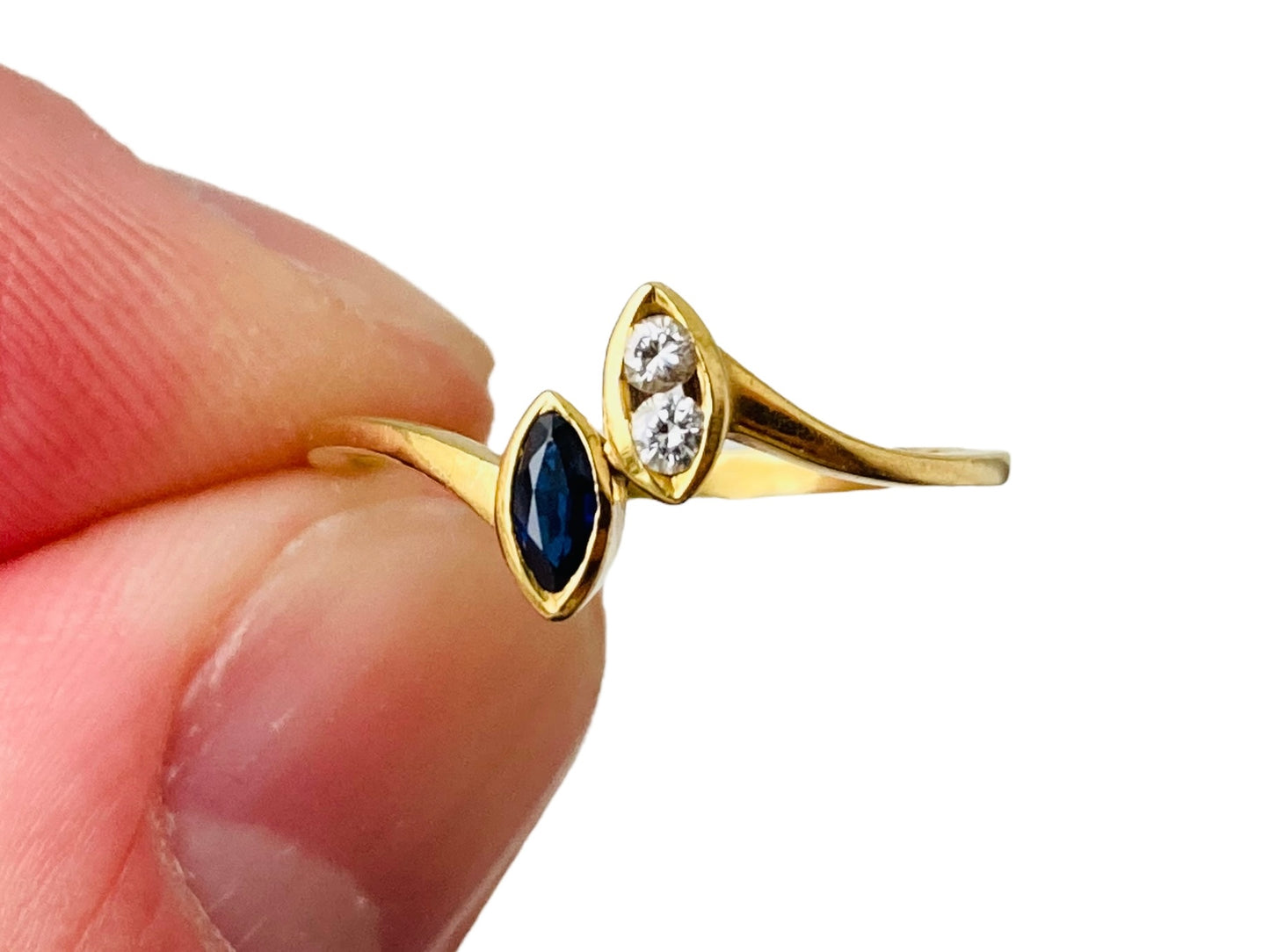 18ct Gold Sapphire & Diamond Ring