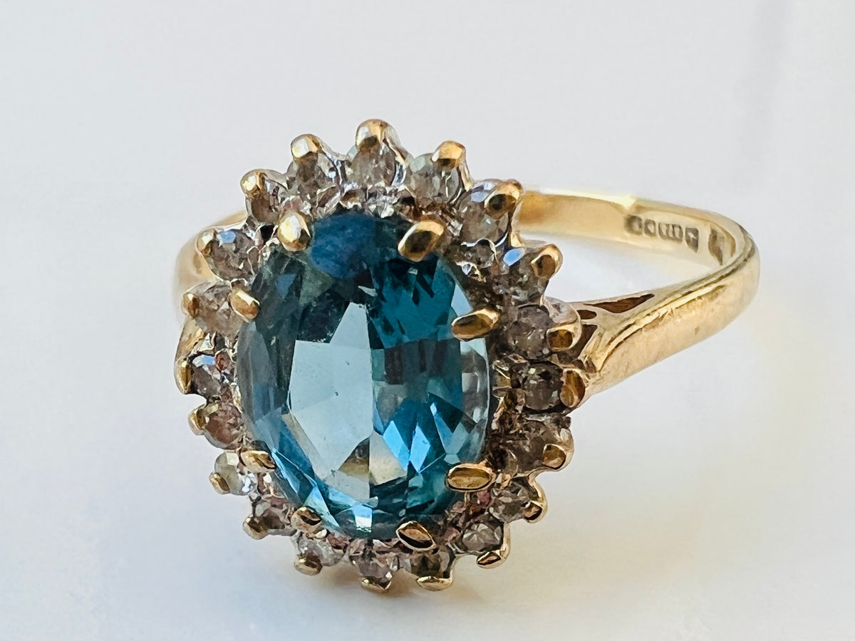Vintage 9ct Gold Topaz & Diamond Ring
