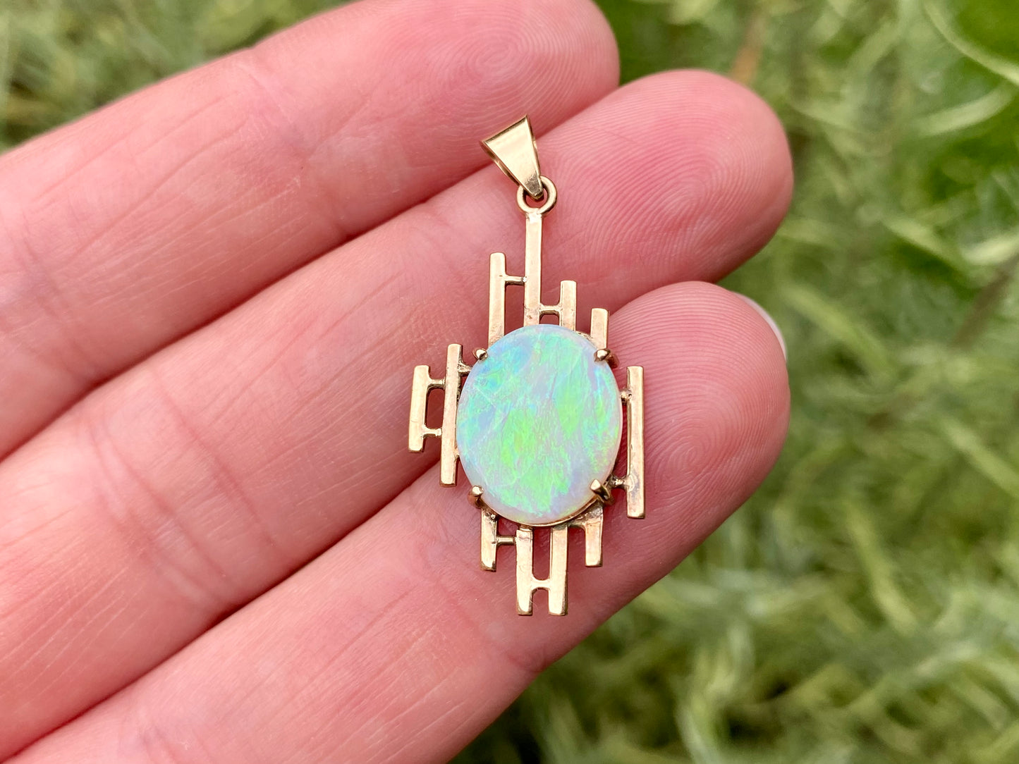 14ct Gold Opal Pendant