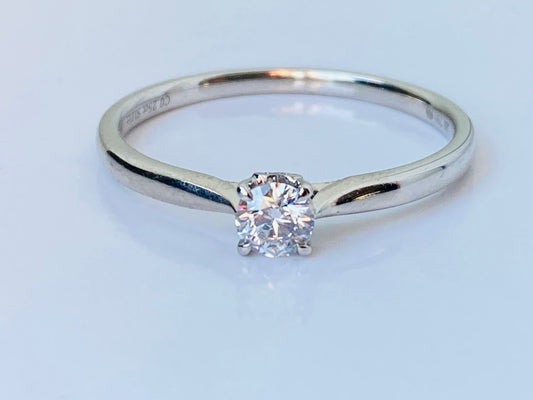 18ct Gold Solitaire Diamond Ring