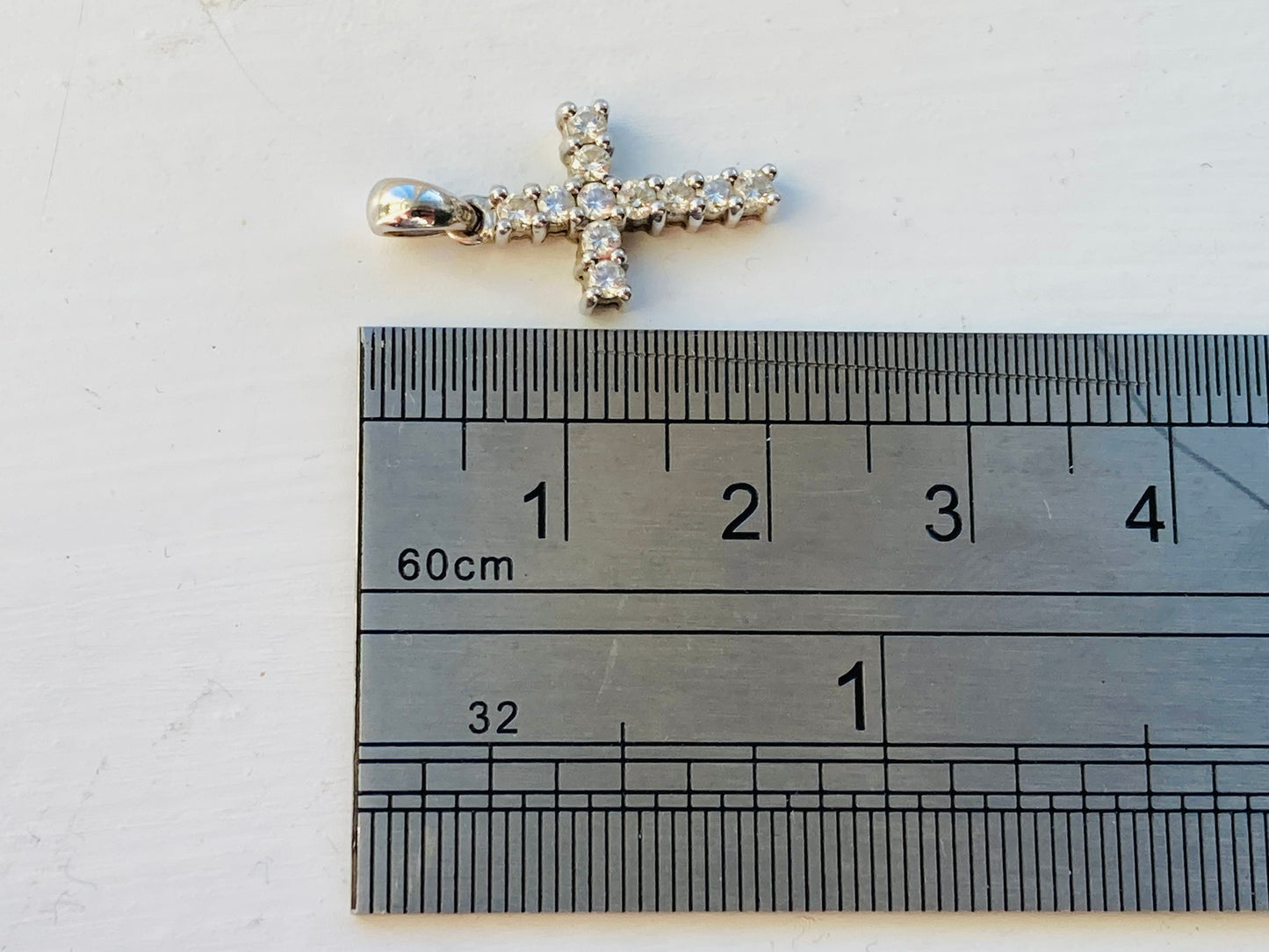 18ct Gold Diamond Cross Pendant