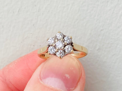 Vintage 9ct Gold Diamond Daisy Ring