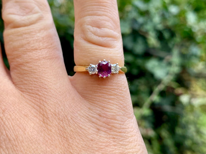 Vintage 18ct Gold Ruby & Diamond Ring