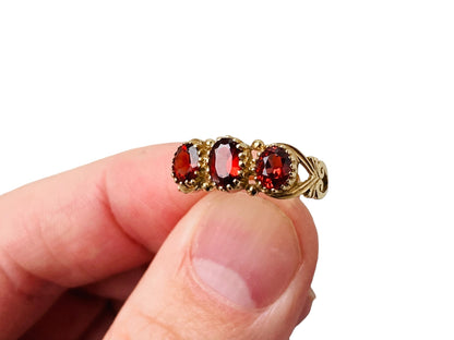 9ct Gold Garnet Ring