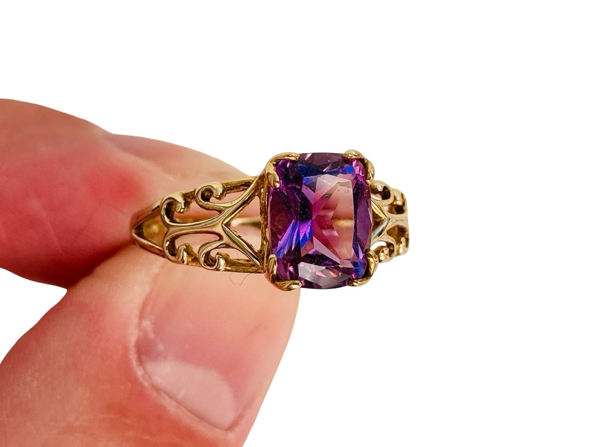9ct Gold Amethyst Ring