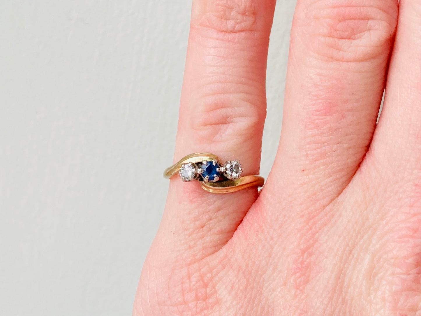 9ct Gold Sapphire & Diamond Ring