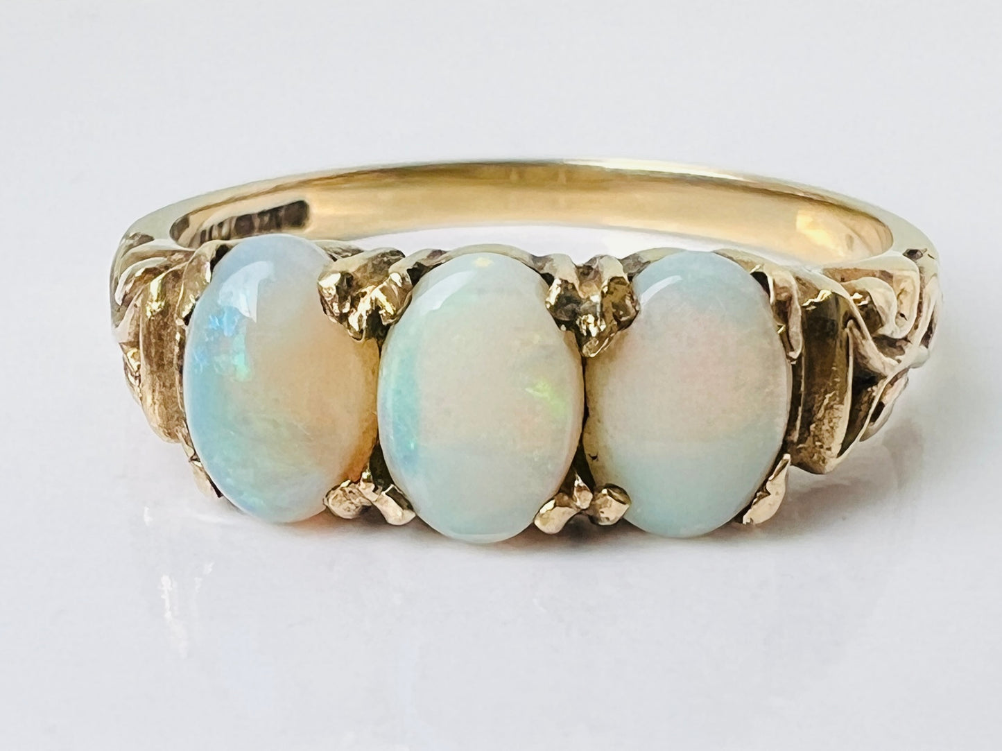 9ct Gold Opal Ring