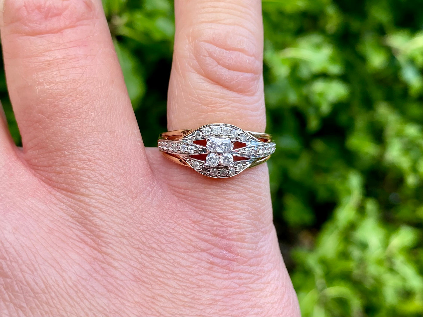 9ct Gold Diamond Ring