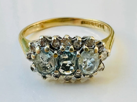 Vintage 9ct Gold Aquamarine & Diamond Ring