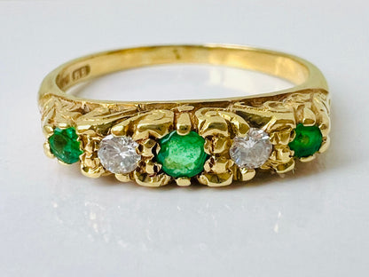 Vintage 18ct Gold Emerald & Diamond Ring
