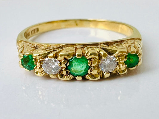 Vintage 18ct Gold Emerald & Diamond Ring