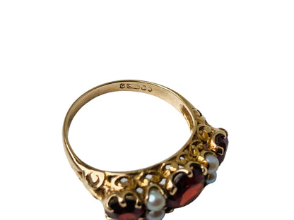 Vintage 9ct Gold Garnet & Pearl Ring