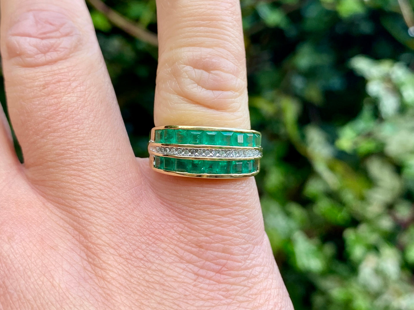 9ct Gold Emerald & Diamond Ring