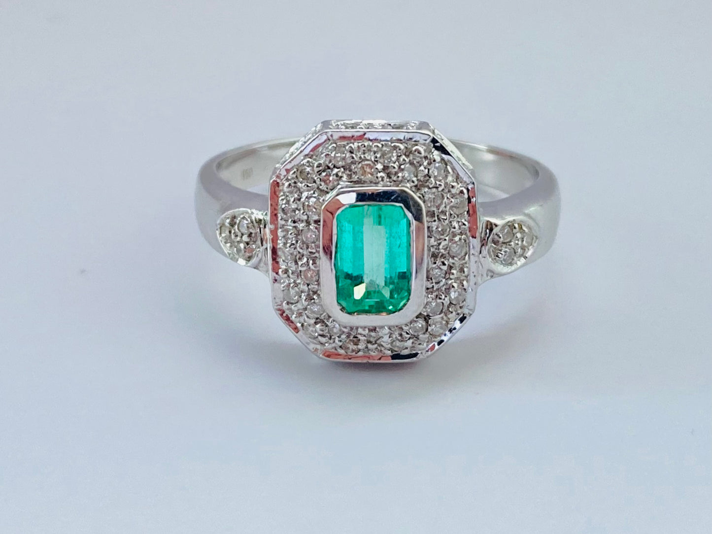 18ct Gold Emerald & Diamond Ring