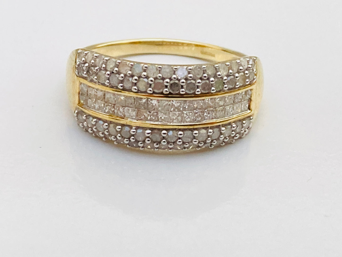 9ct Gold Diamond Ring