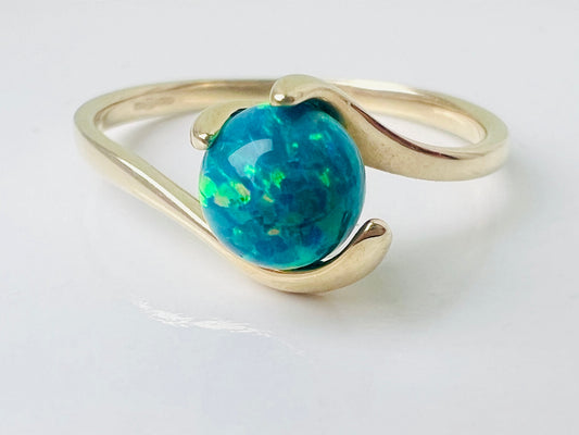 9ct Gold Synthetic Opal Ring