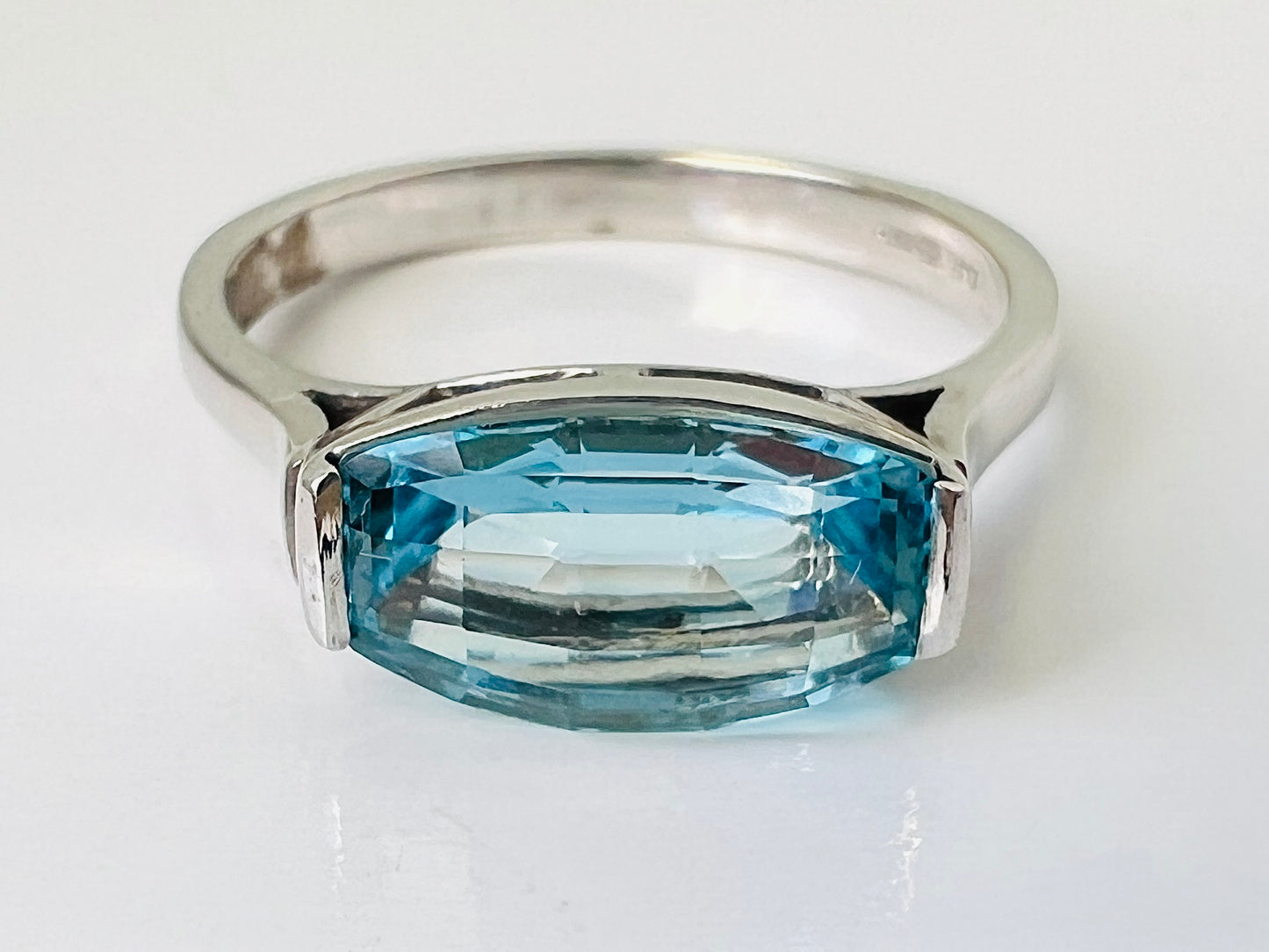 9ct Gold Topaz Ring