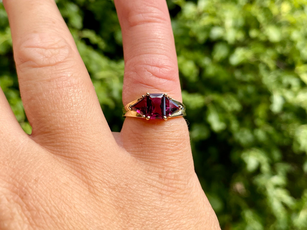 9ct Gold Rhodolite Garnet Ring