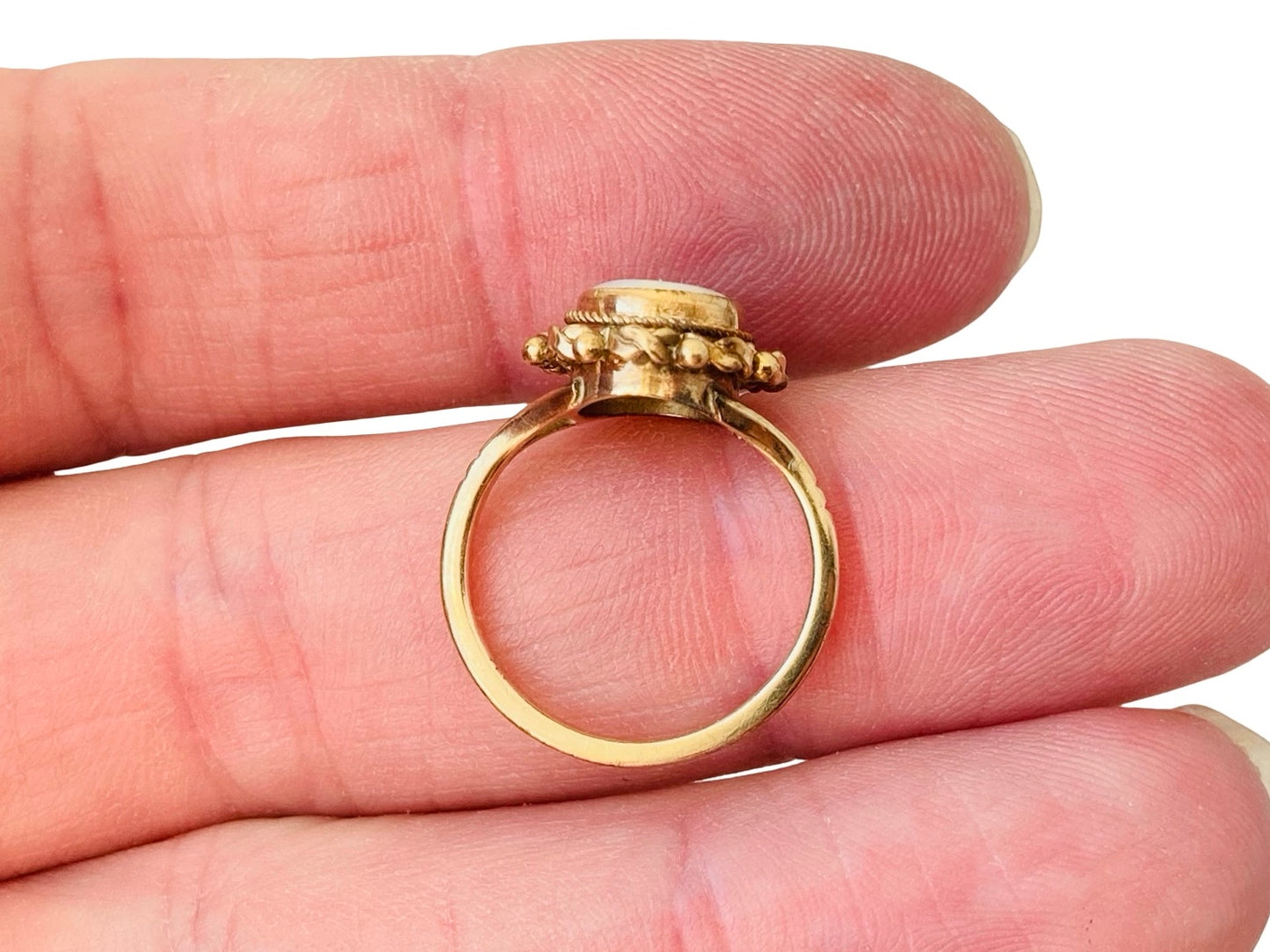 Vintage 9ct Gold Opal Ring