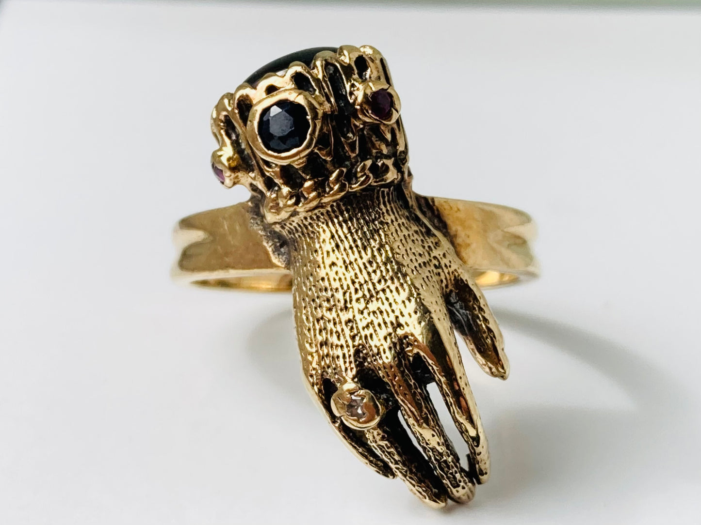 Vintage 9ct Gold Hand Ring