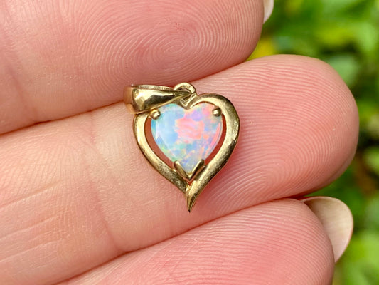 9ct Gold Opal Pendant