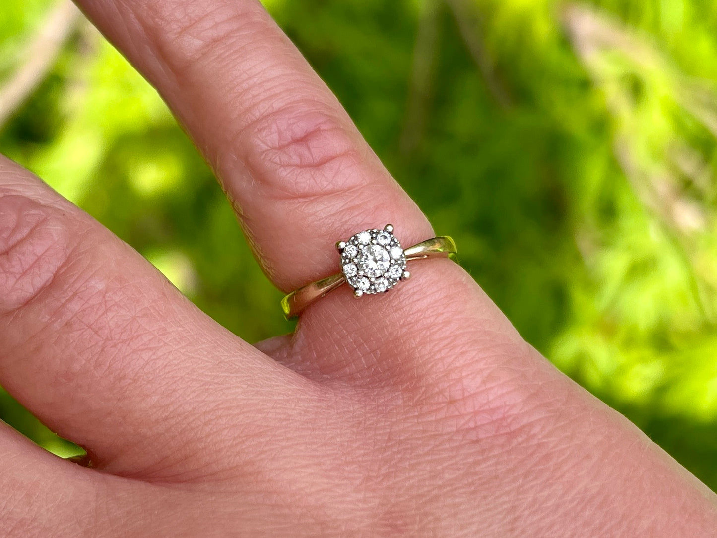 9ct Gold Diamond Ring