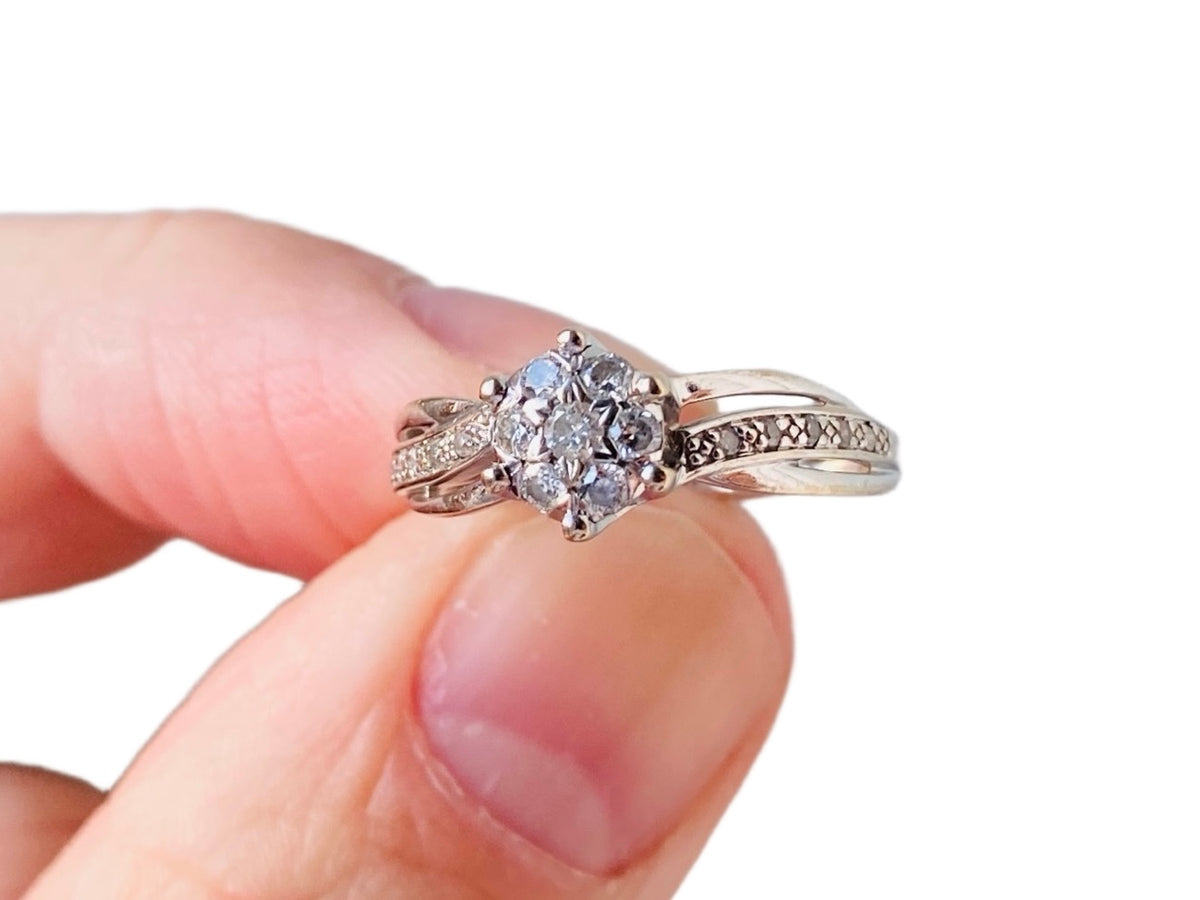 9ct Gold Diamond Ring