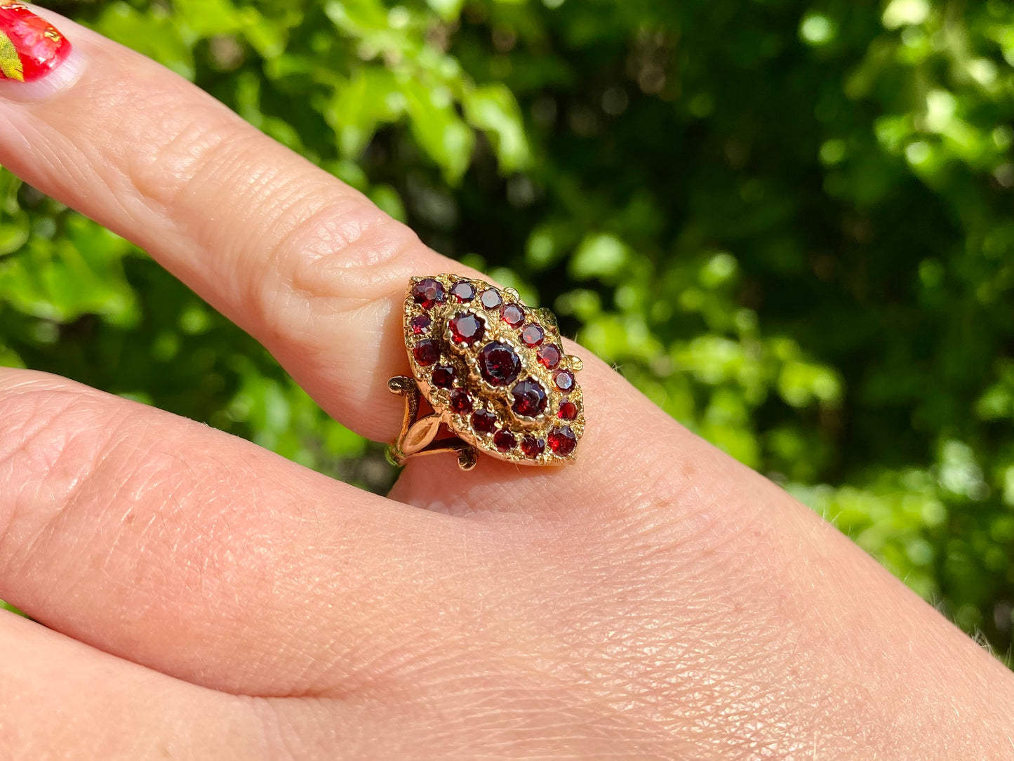Vintage 9ct Gold Garnet Ring