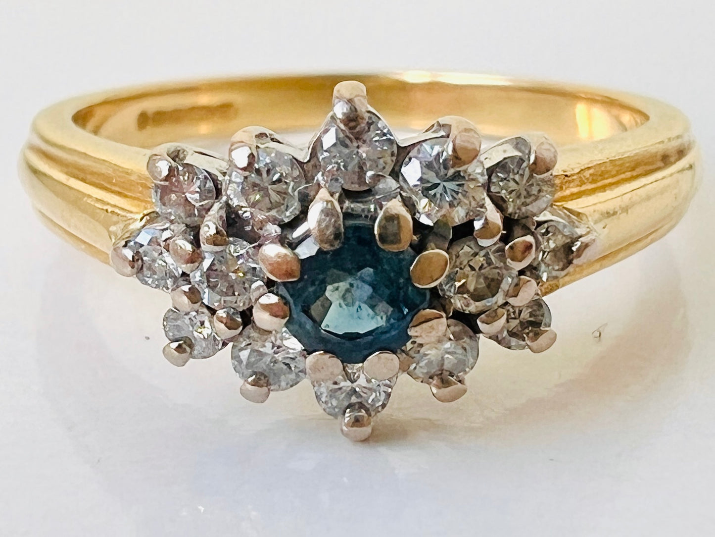 Vintage 18ct Gold Sapphire & Diamond Ring
