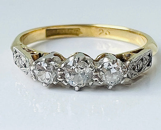 Vintage 18ct Gold Diamond Ring